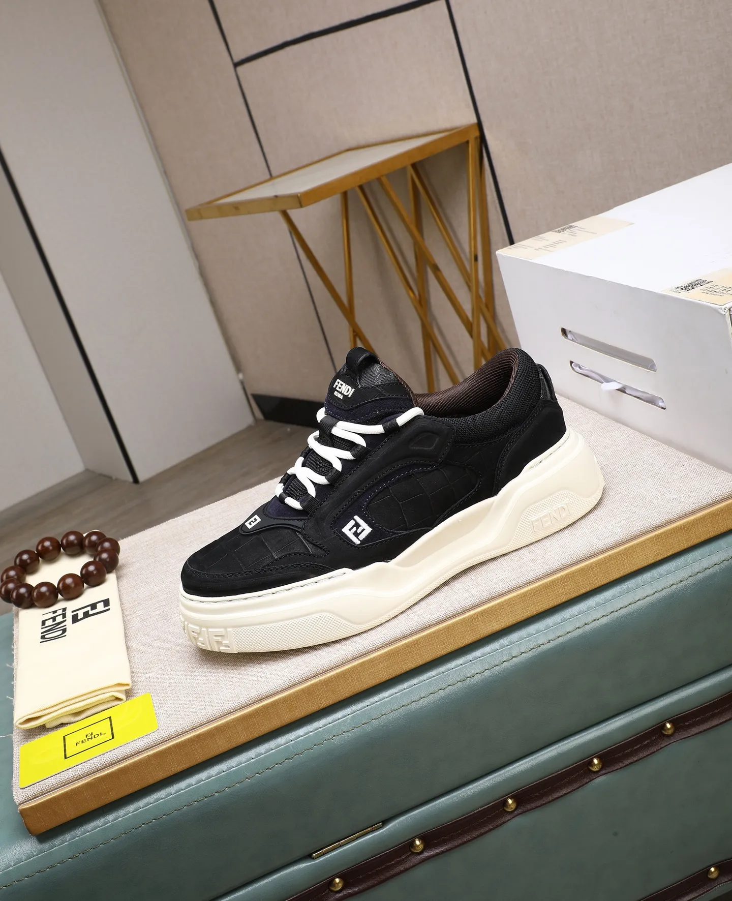 Men's shoes 💰820 [FENDI] Fendi - High-end quality original casual sports shoes - Upper: Nappa calfskin, pebbled calfskin, tongue and heel; injection molded brand logo plastic module - Lining: brand canvas - Outsole: ultra-light TPR foam·rubber; molded outsole -Super high quality control·Fine workmanship: highlighted (high-end·luxury·grade) -Size :39-44 (38, 45, can be customized)